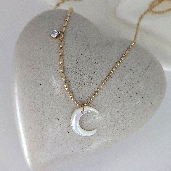 NEW Natural Shell Moon On Dainty Gold Bead Chain Necklace - Picture 2 of 10